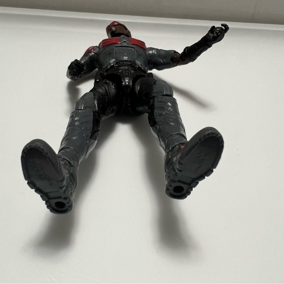 Falcon Marvel Legends MCU Civil War Walmart Exclusive (Missing Wings & Backpack) - Picture 6 of 6